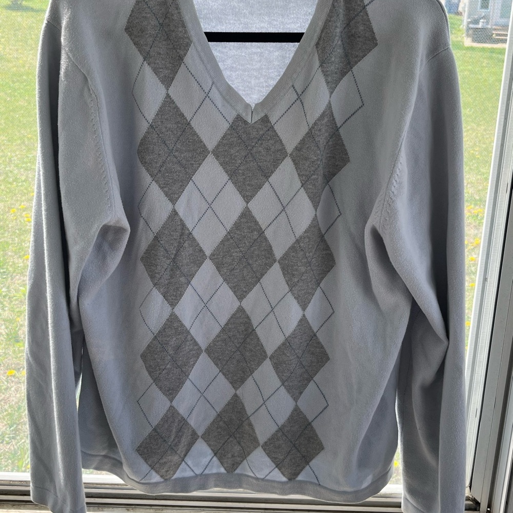 Men's Gray Argyle Sweaterns lightweight sweater